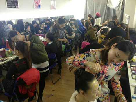 美尤美化妆形象设计培训机构_(1.0折)_美尤美找绘制施工图的团队图片
