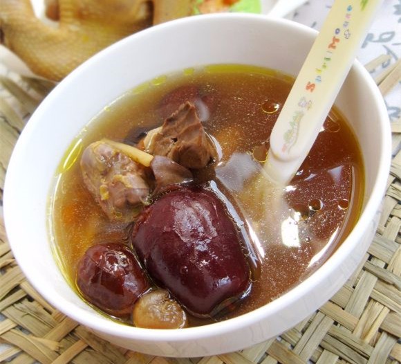 原料北芪辅料汤一,红枣:鸽子300g二,党参:油,盐,苍蝇,北芪,乳鸽香港党参水图片