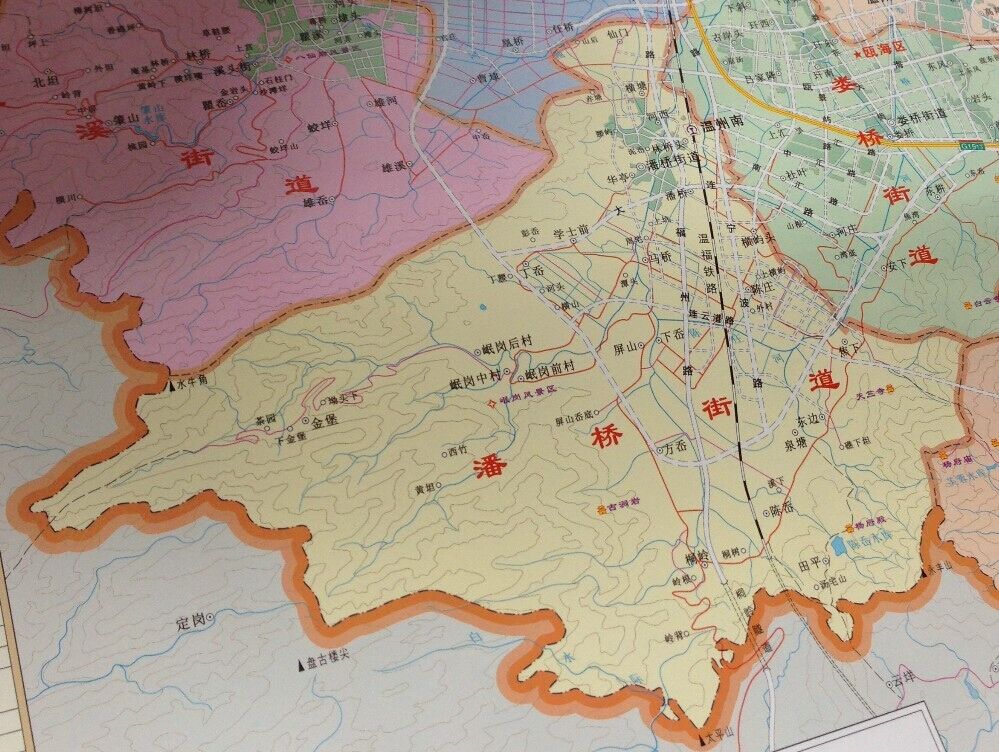 隶属上海铁路局宁波车务段管辖,现为一等站