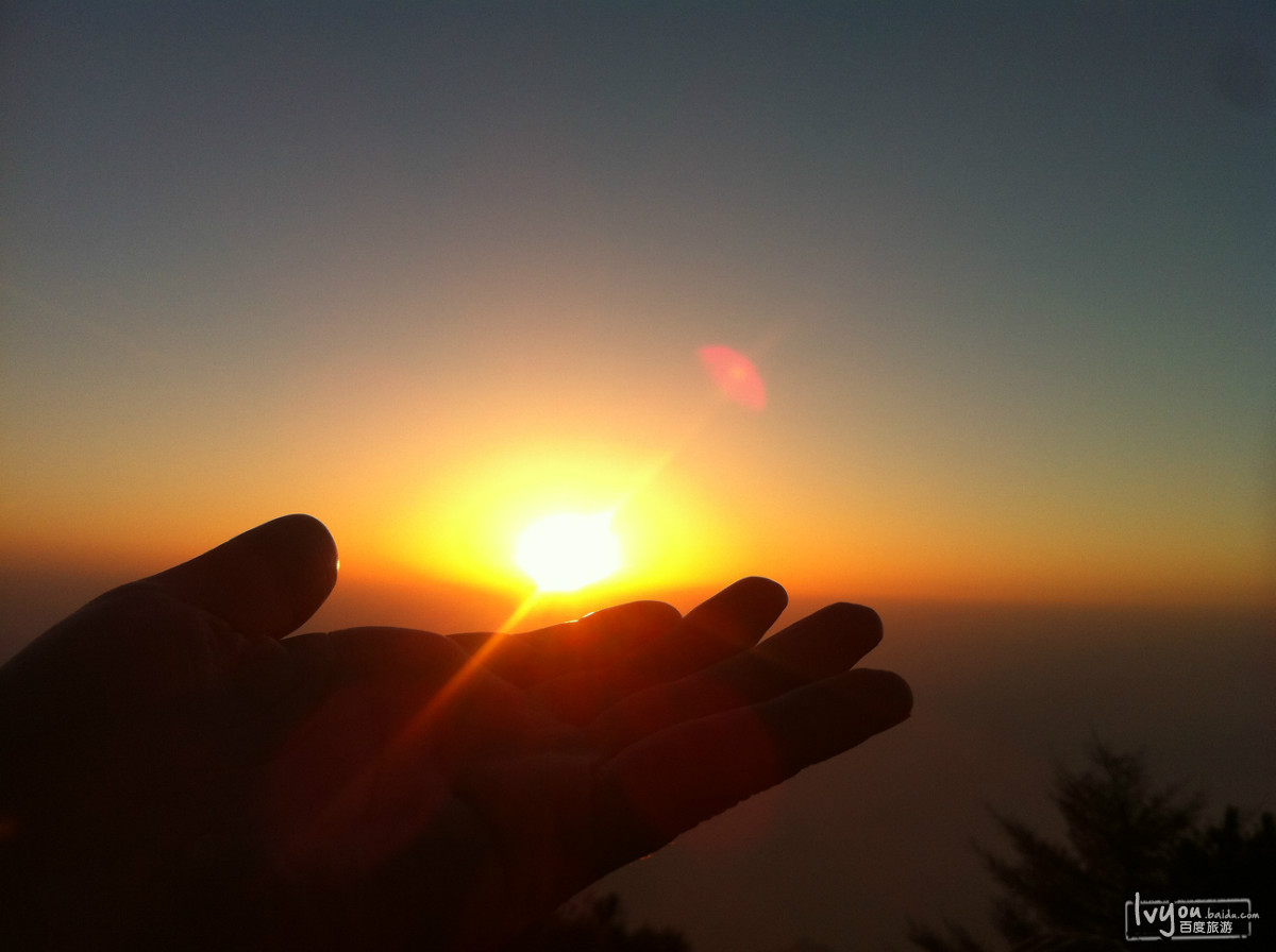 泰山看日出晚上几点登山合适?
