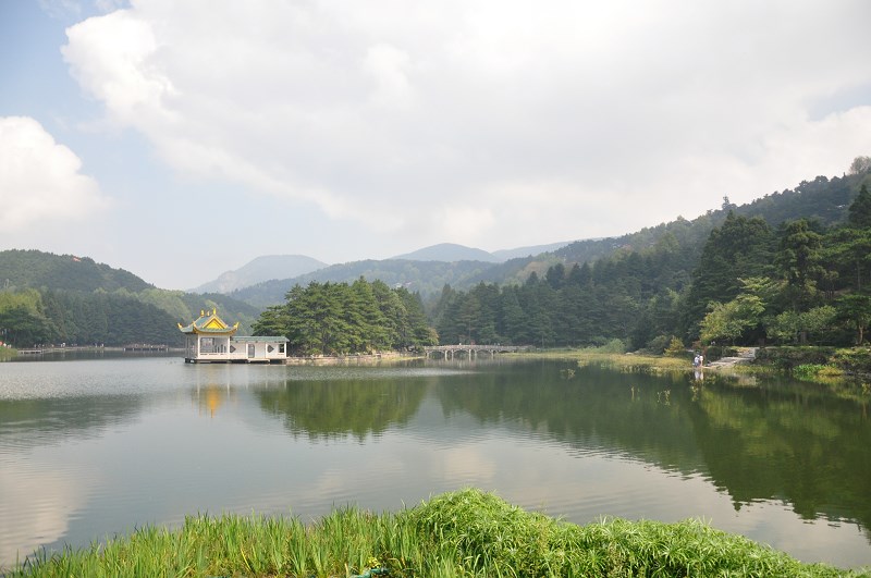 湖面上有四个相邻的小岛A,B,C,D,现要建3座桥梁,将这4个小岛连接起来,共有______种不同的方案
