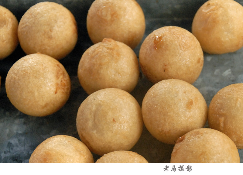 这两种小吃叫什么,一个是油炸的.