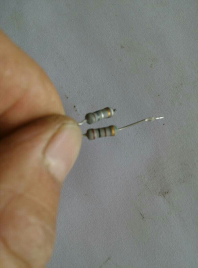 电阻,棕黑棕金绿组值是多少欧,求助