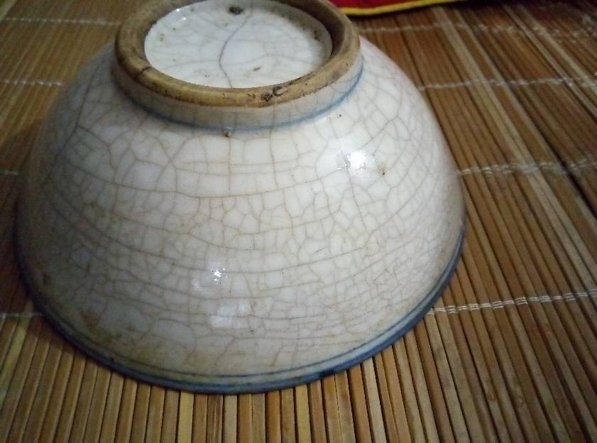 请师傅们看看这个蓝边碗是什么时代的