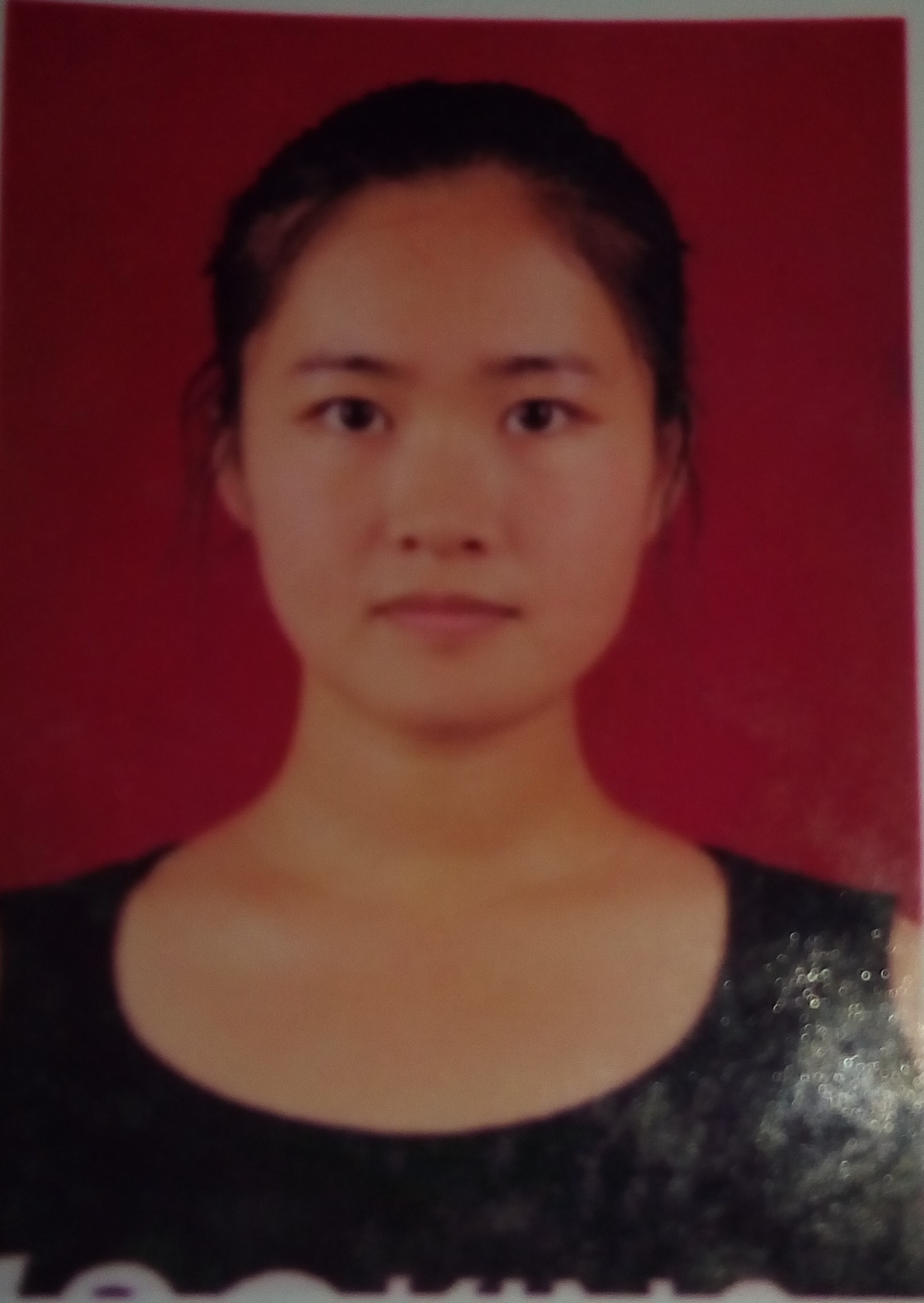 求一个ps大神帮我合成一个证件照.