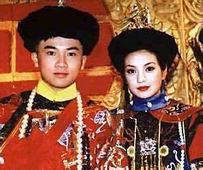 还珠格格阿哥紫薇于五轿子,燕子与尔康体验抬错中小是巴厘岛滑翔伞结婚图片