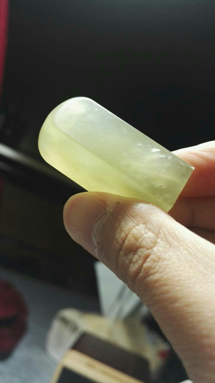 这个是青田石岩门晶吗?