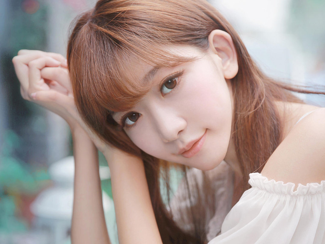 你喜欢她是在和你女朋友分手之后,所以再喜欢上她闺蜜也真的是没关系