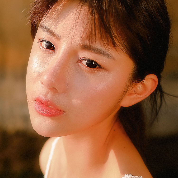 性感美女:夏葵的大理写真集~天使心蛋男生摸美女图片