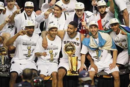 cctv5 2014nba总决赛有一张关于马刺gdp特别好看的壁纸,求~1366*768的