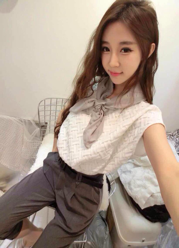 求微信卖女生的微女生,下面信号的图片,大家帮忙看看!外国人衣服图片