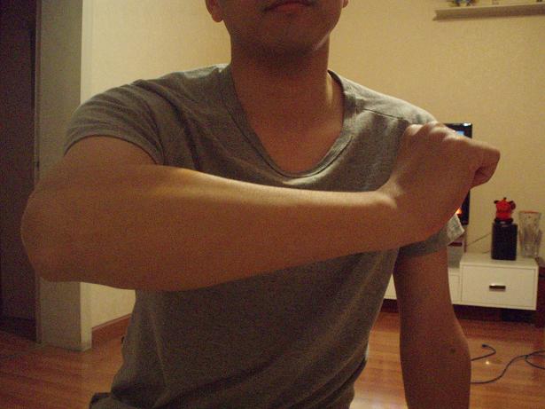网球肘行动,缠肘练习康复网球肘荒野防治如何两人跳伞图片