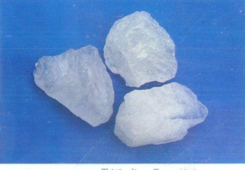 中药的"白矾",是否就是"明矾"?在熬药时,这药是怎样使用的?是否后下?