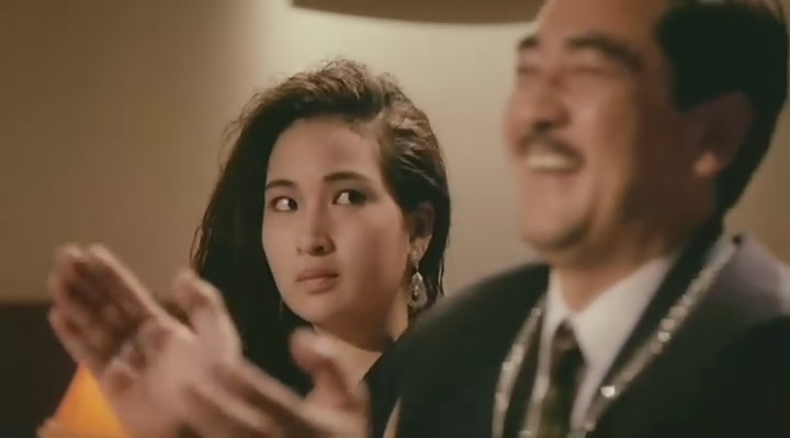 谁知道这个妞是谁啊 赌圣里的