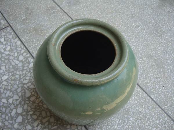 我有一个小青色小坛,底部有十二两子羊坛 邵锦芳 ...