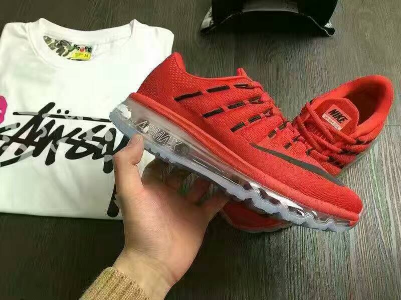香港Nike免税店 价格便宜一半吗?一个微商说她