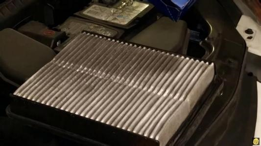 空气滤清器多久更换或多少公里更换?