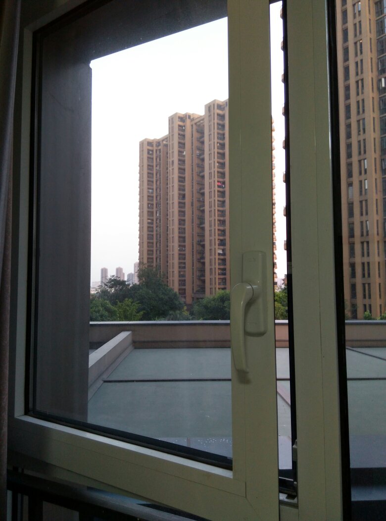 家里的窗户关不上了的原因是什么?