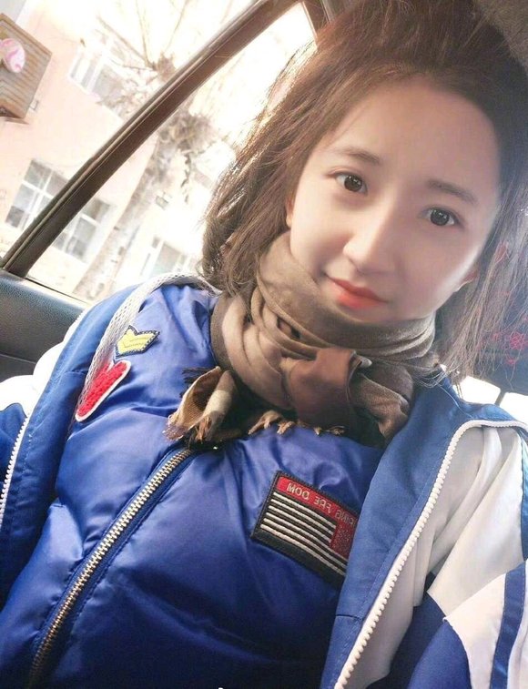李美辰,00后,来自齐齐哈尔拜泉一中,身高165cm,体重4