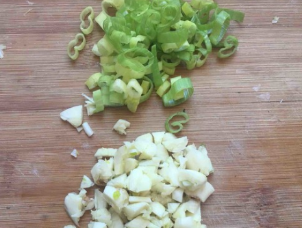 白木耳能与黑木耳一起煮吗?