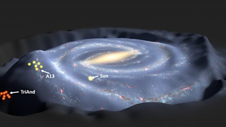 是银河系偷走这些星星?还是把它们踢出了银河系?的头图